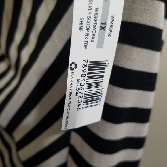 Striped Top with Asymmetrical Hemline 1X Nwt - Picture 5 of 6